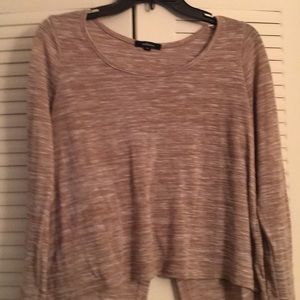 🔥Sale🔥..sweaters 2 for $6..Beautiful tan and white split back sweater top..